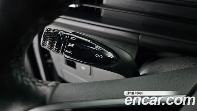 Hyundai Staria 2021 — ფოტო 18/20