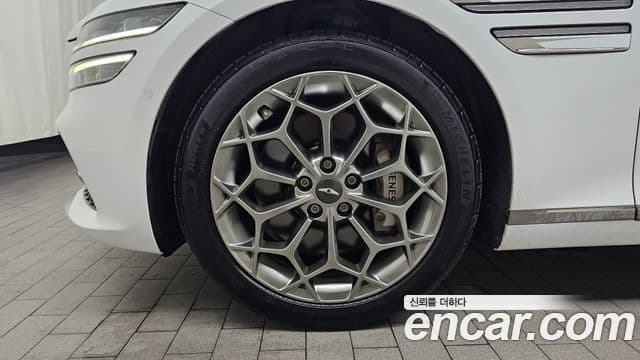 Genesis Electrified G80 2022 — фото 5 из 20