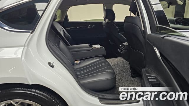 Genesis Electrified G80 2022 — фото 11 из 20