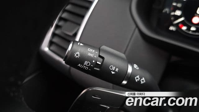 Land Rover Discovery 5 2025 — Photo 5/36