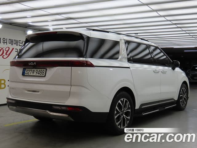 Kia Carnival 2022 — фото 3 из 19