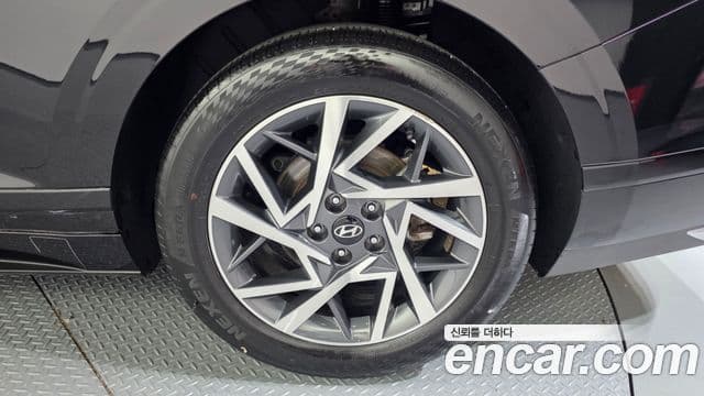 Hyundai Grandeur Hybrid 2023 — ფოტო 9/35
