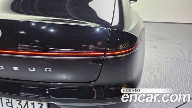 Hyundai Grandeur Hybrid 2023 — ფოტო 33/35