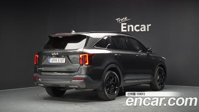 Kia Sorento 2023 — ფოტო 2/20