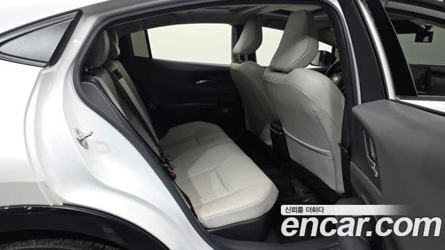 Toyota Prius 2023 — ფოტო 12/20