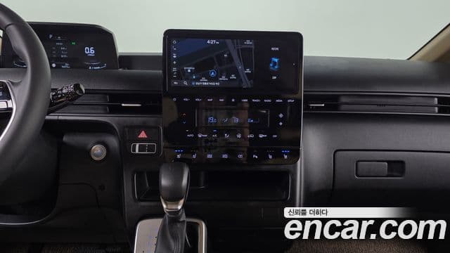 Hyundai Staria 2021 — ფოტო 14/20