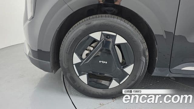 Kia Carnival 2024 — ფოტო 5/20