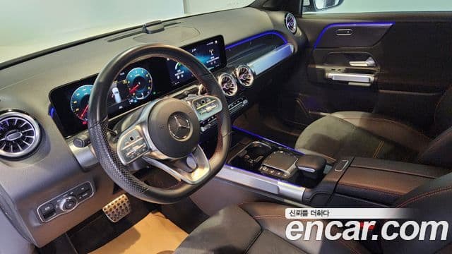 Mercedes-Benz GLB-Class 2022 — ფოტო 7/17