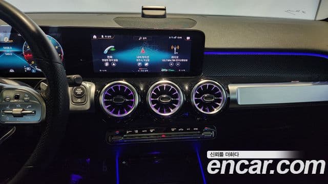 Mercedes-Benz GLB-Class 2022 — ფოტო 15/17