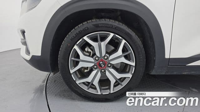 Kia Seltos 2021 — фото 5 из 20