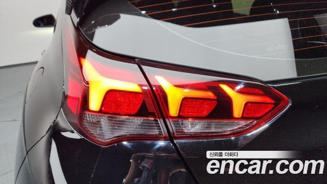 Hyundai Veloster 2020 — Şəkil 19/20