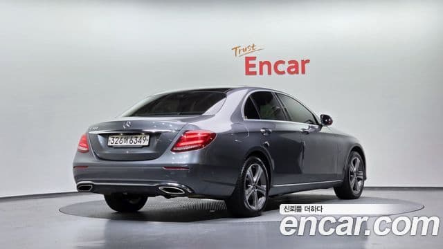 Mercedes-Benz E-Class 2018 — Şəkil 2/20