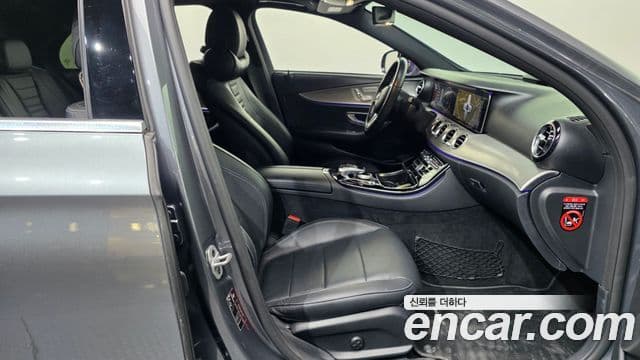 Mercedes-Benz E-Class 2018 — Şəkil 11/20