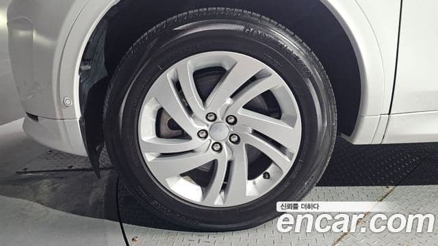 Land Rover Discovery Sport 2025 — ფოტო 5/20