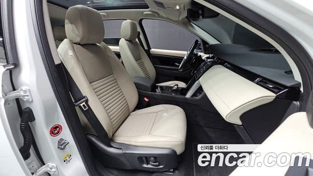 Land Rover Discovery Sport 2025 — Photo 31/32
