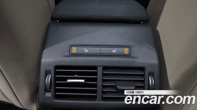 Land Rover Discovery Sport 2025 — Photo 9/32