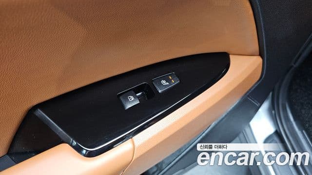 Kia Sportage 2022 — ფოტო 19/20