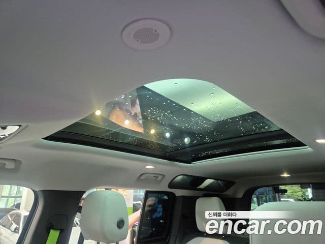 Land Rover Defender 2025 — фото 9 из 20