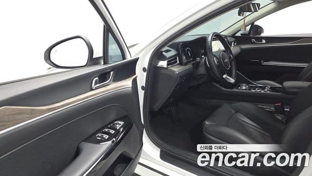 Kia K5 2022 — Şəkil 10/20