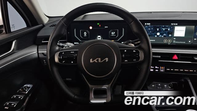 Kia K5 2025 — Şəkil 13/20