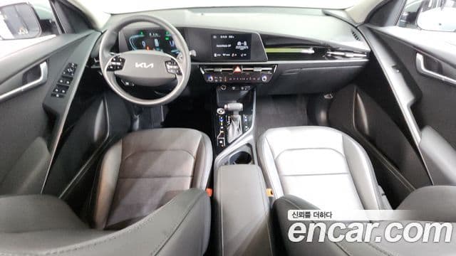 Kia Niro 2022 — ფოტო 7/20