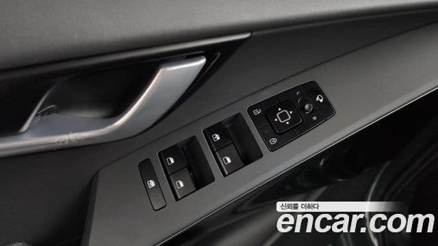 Kia Niro 2022 — ფოტო 20/20