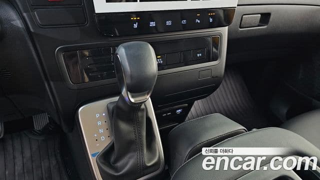 Hyundai Staria 2025 — Şəkil 9/20