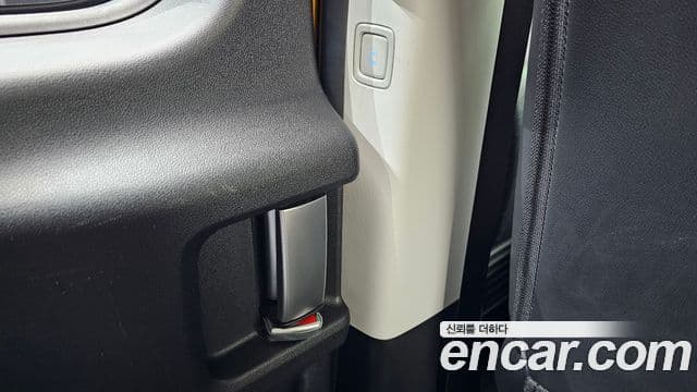 Hyundai Staria 2025 — Şəkil 18/20