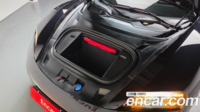 Porsche Taycan 2025 — ფოტო 14/33