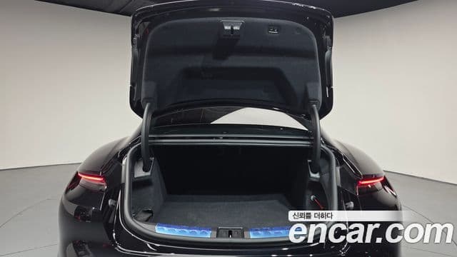 Porsche Taycan 2025 — ფოტო 6/33