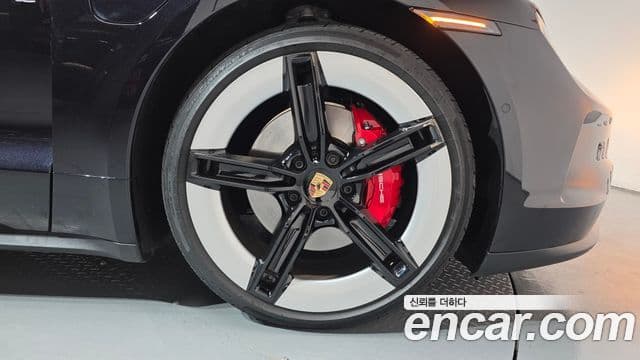 Porsche Taycan 2025 — ფოტო 33/33