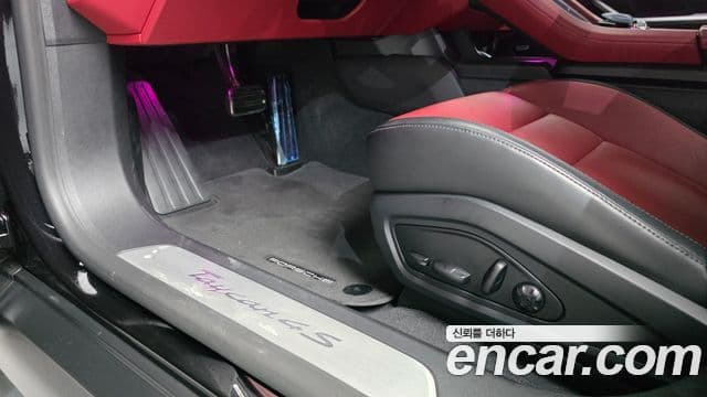 Porsche Taycan 2025 — ფოტო 32/33