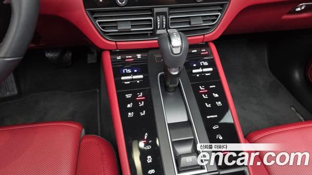 Porsche Macan 2022 — Şəkil 9/20