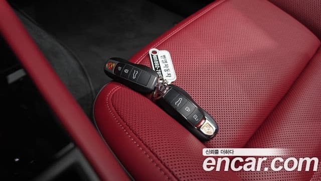 Porsche Macan 2022 — Şəkil 16/20