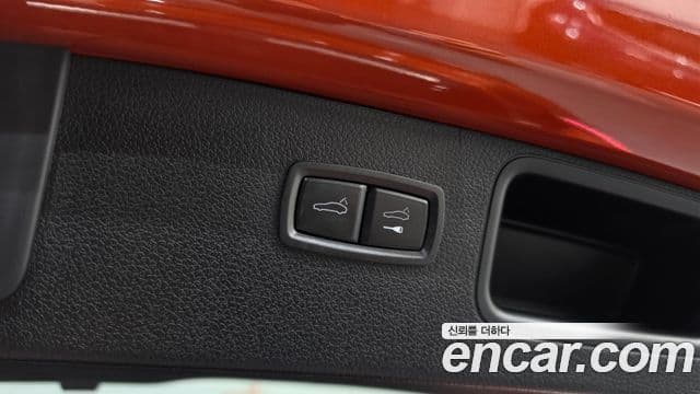 Porsche Macan 2022 — Şəkil 18/20