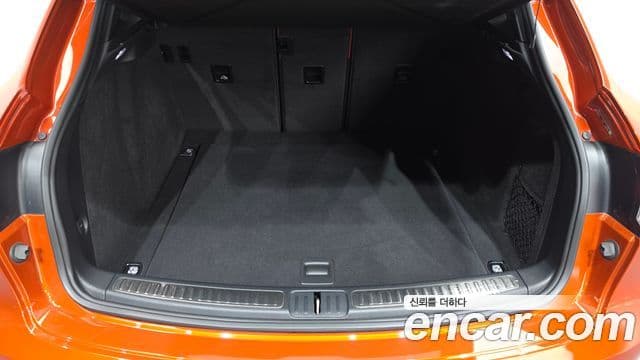 Porsche Macan 2022 — Şəkil 19/20