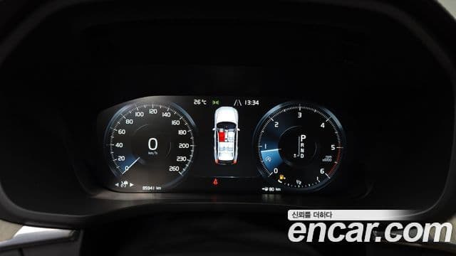 Volvo XC60 2020 — Şəkil 8/20