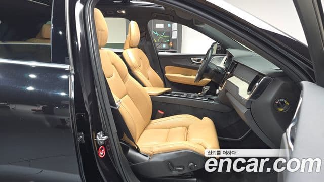 Volvo XC60 2020 — Şəkil 11/20