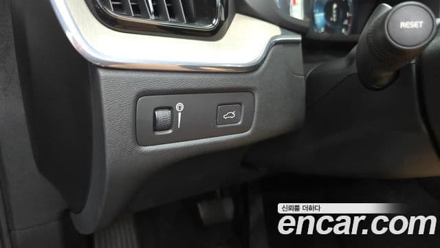 Volvo XC60 2020 — Photo 3/34