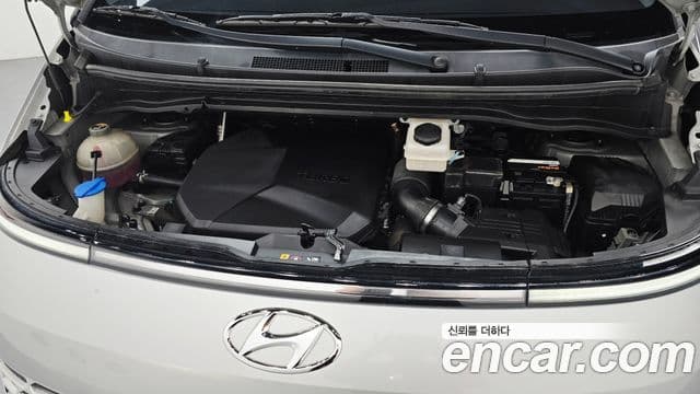 Hyundai Staria 2021 — ფოტო 6/20