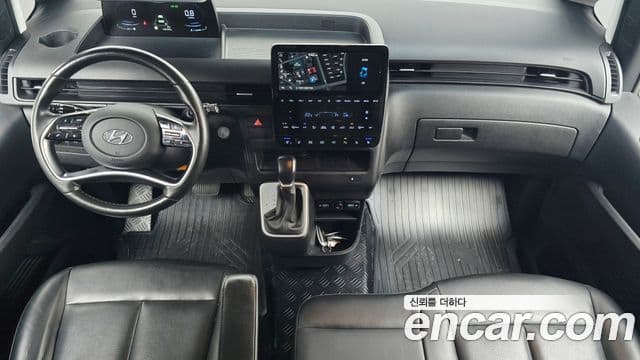 Hyundai Staria 2021 — ფოტო 7/20