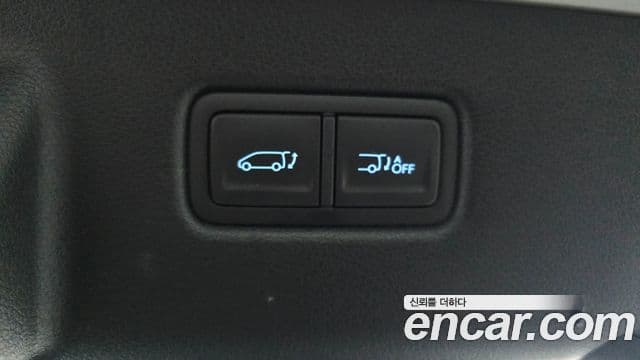Hyundai Staria 2021 — ფოტო 18/20