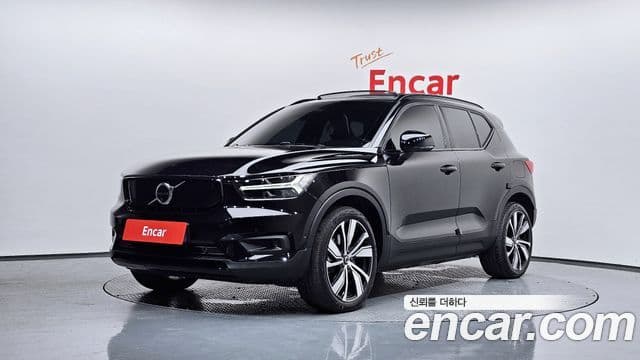 Volvo XC40 Recharge 2022 — ფოტო 13/38