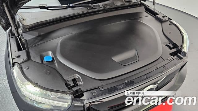 Volvo XC40 Recharge 2022 — ფოტო 4/38