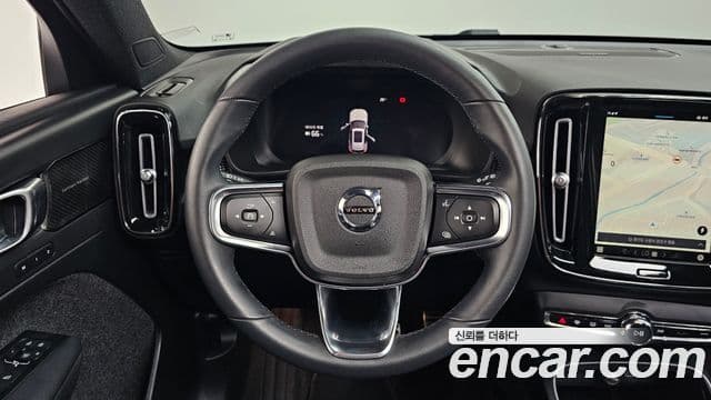 Volvo XC40 Recharge 2022 — ფოტო 27/38