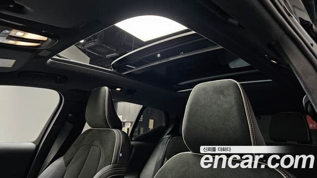 Volvo XC40 Recharge 2022 — ფოტო 25/38