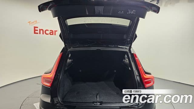 Volvo XC40 Recharge 2022 — ფოტო 5/38