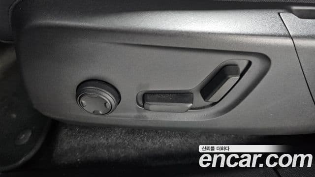 Volvo XC40 Recharge 2022 — ფოტო 2/38
