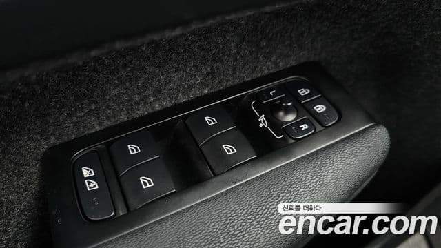 Volvo XC40 Recharge 2022 — ფოტო 9/38