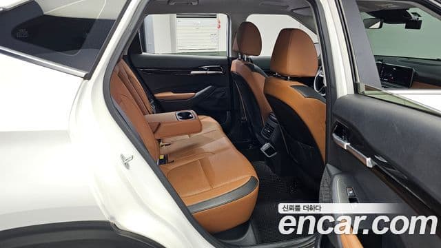 Kia Seltos 2023 — Şəkil 11/20